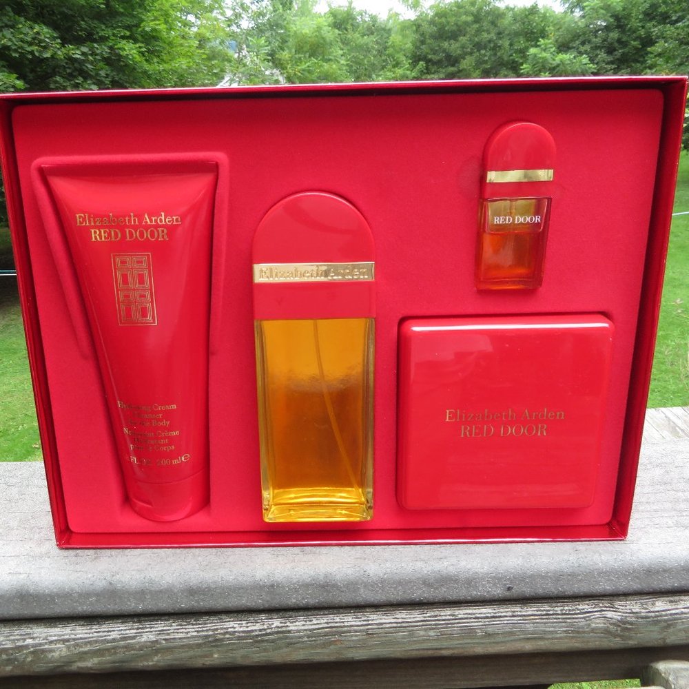 Elizabeth Arden Red Door Gift Set